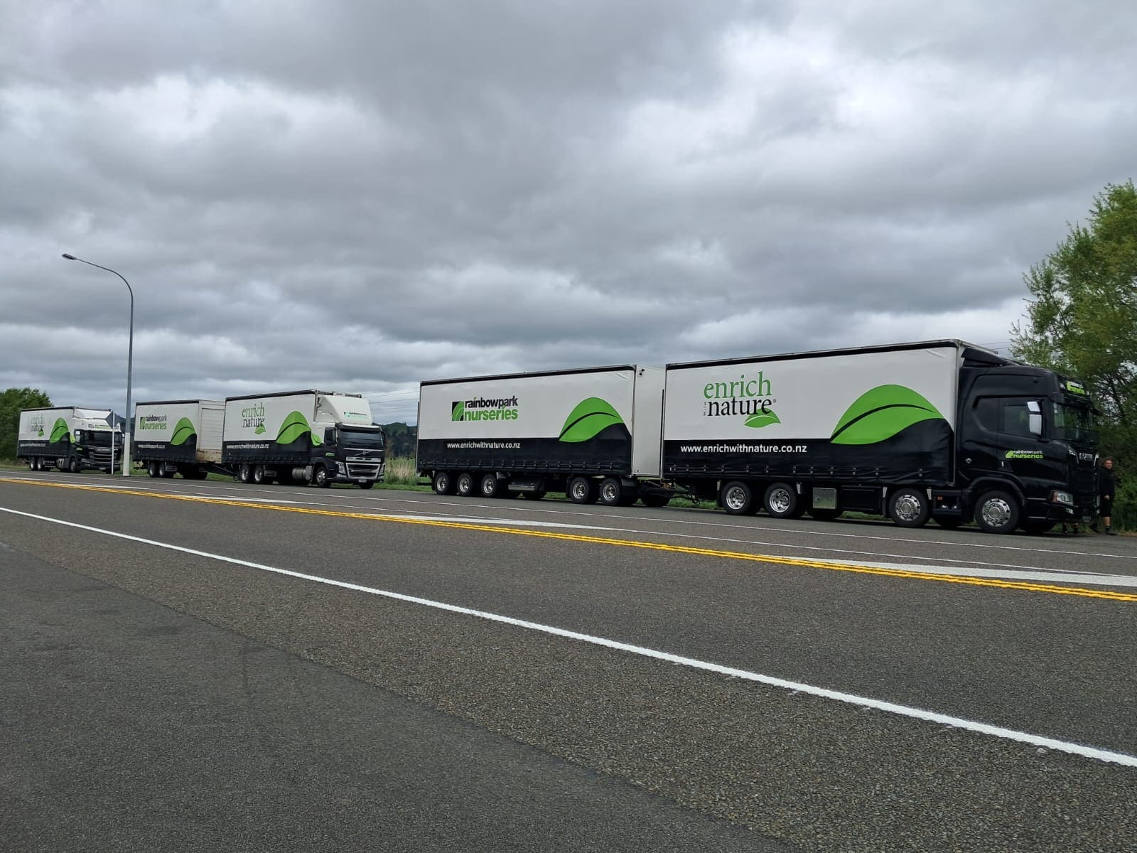 f757f32e0cb9eadc46007399de92d56ab2808187 Rainbow Park Trucks